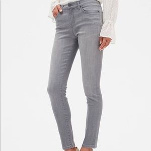 EDC Women’s Skinny Grey Jeans